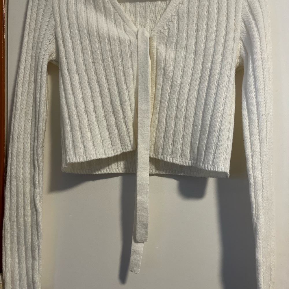 Elegant White Ribbed Women's  size S Cardigan A109